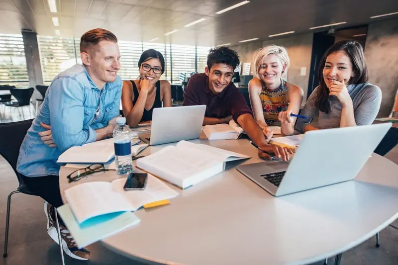 UOC and ESADE Use Registered Email to Ensure Legal Certainty in the Education Sector